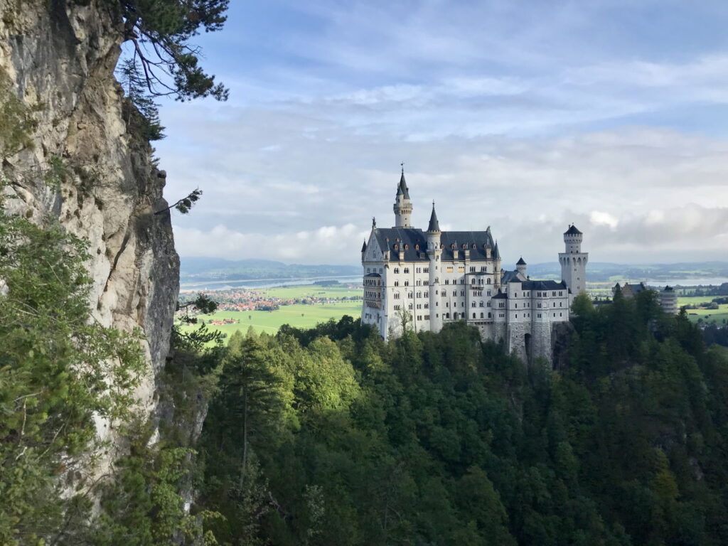 Weltbekannter Neuschwanstein Aussichtspunkt - von der Marienbrücke