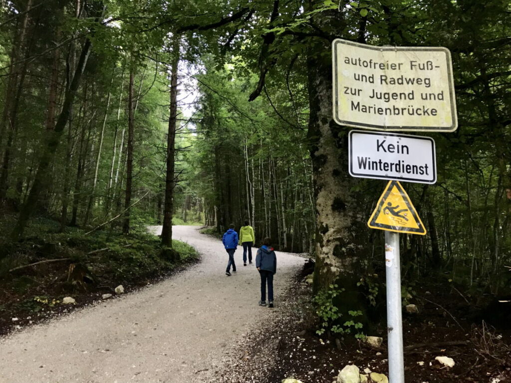 Unsere Schloss Neuschwanstein Wanderung - über den autofreien Forstweg hinauf zur Marienbrücke