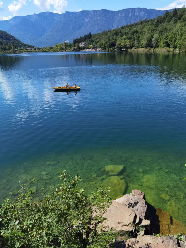 Der Montiggler See ist einer der wärmsten natürlichen Badeseen in den Bergen Europas